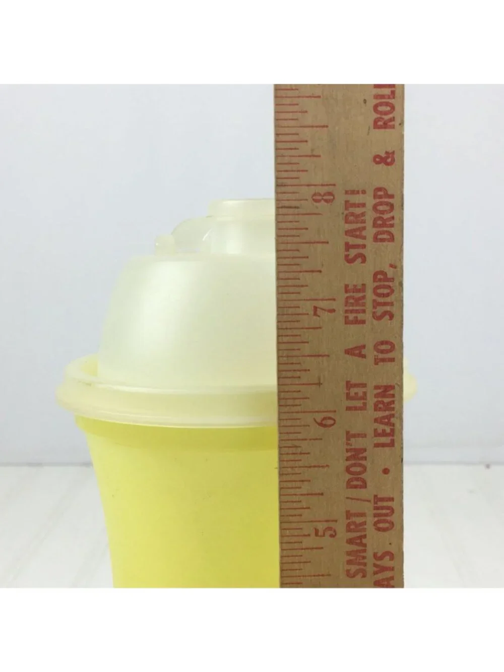 Tupperware Yellow Quick Shake Drink Dressing Mix Blender Container #844-1 USA